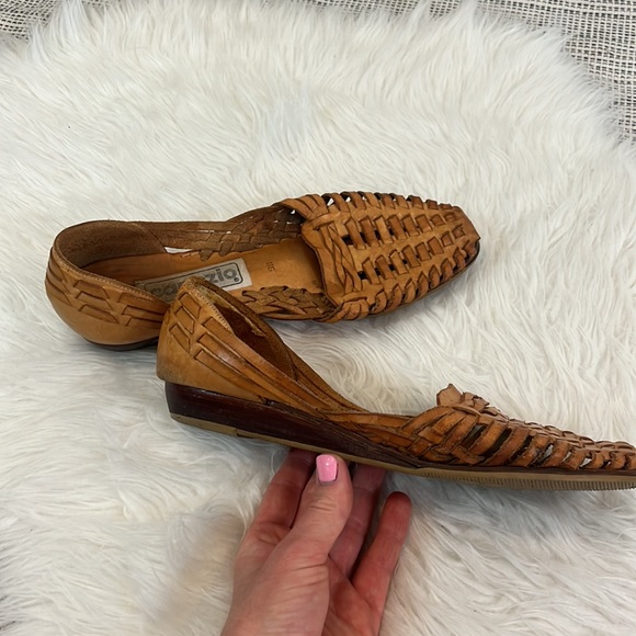 Capezio women’s 9M leather sandals - Picture 8 of 10